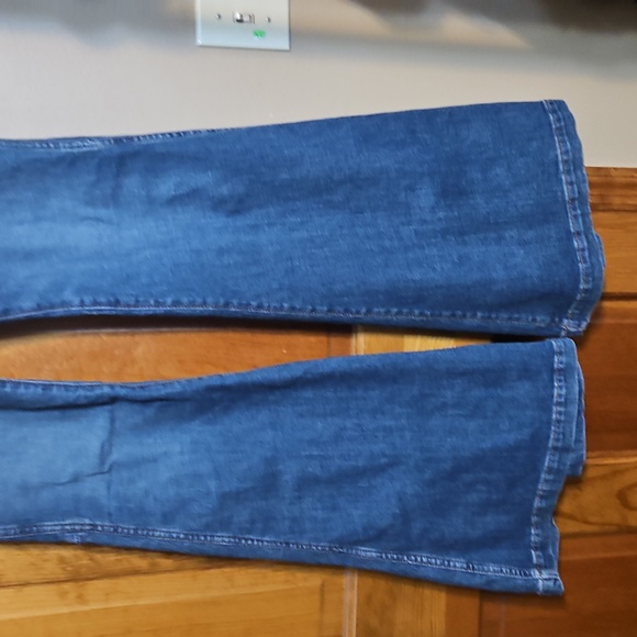 NWT Wrangler Retro Bailey High-Rise Flare Jeans - Picture 5 of 15